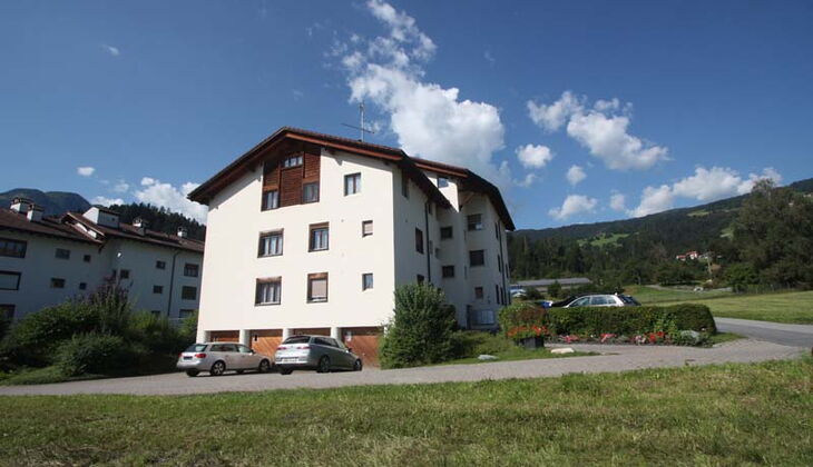 Bauernhaus mit Stall und Garten in Feldis