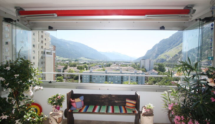 Bauernhaus mit Stall und Garten in Feldis