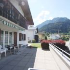 F4_Süd_grosse Terrasse mit Aussicht.jpg