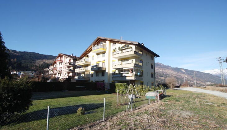 Bauernhaus mit Stall und Garten in Feldis