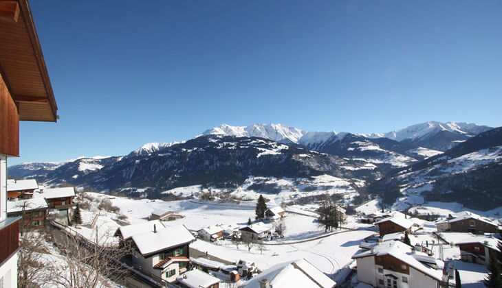 Bauernhaus mit Stall und Garten in Feldis