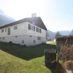 F4_Fassade_N-W_mit Holzunterstand_web.jpg