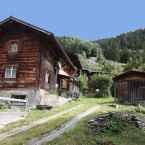 F1_Haus mit Schopf.jpg