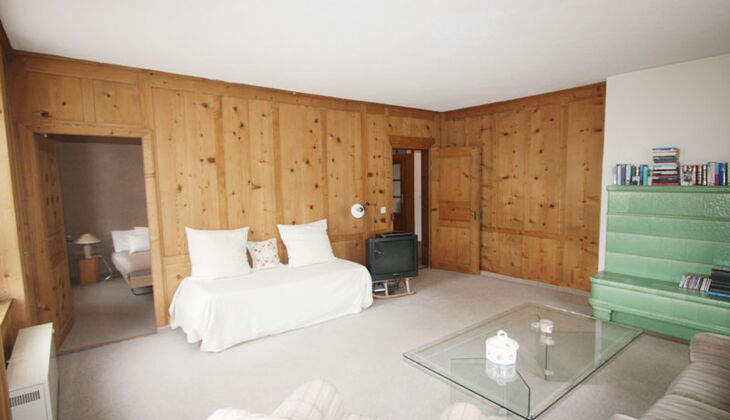 Bauernhaus mit Stall und Garten in Feldis