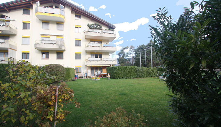 Bauernhaus mit Stall und Garten in Feldis