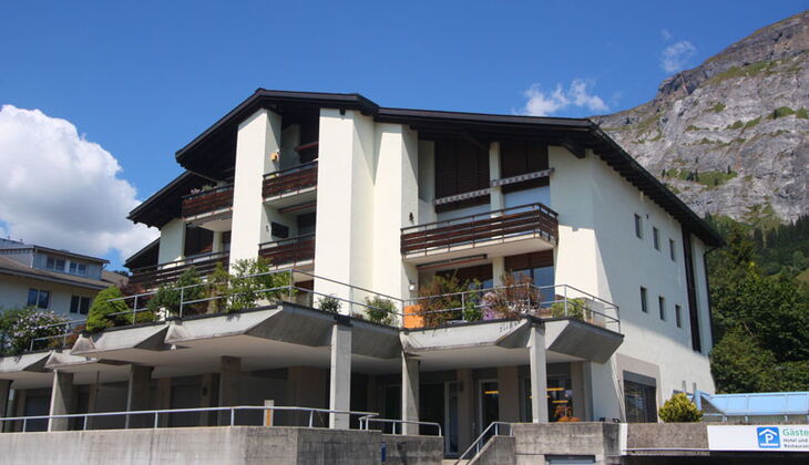 Bauernhaus mit Stall und Garten in Feldis