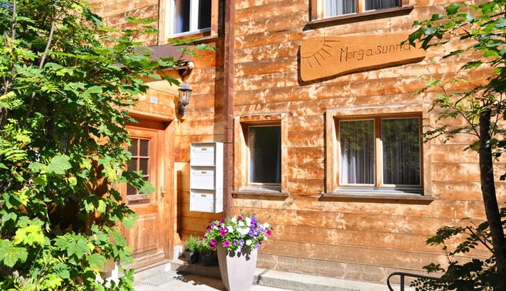 Bauernhaus mit Stall und Garten in Feldis