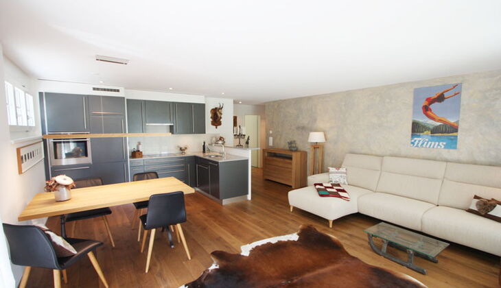 Bauernhaus mit Stall und Garten in Feldis